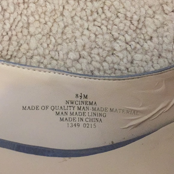 Nine West size 9 patten leather heels. - Picture 7 of 7